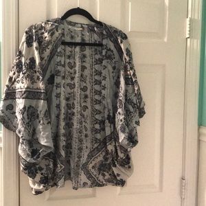 Urban Outfitters light blue floral kimono